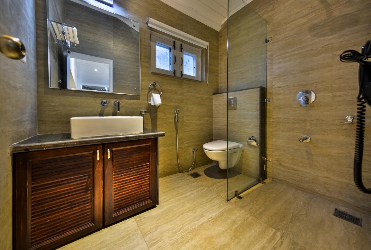 Srīnagar Hotel Metropolis מראה חיצוני תמונה
