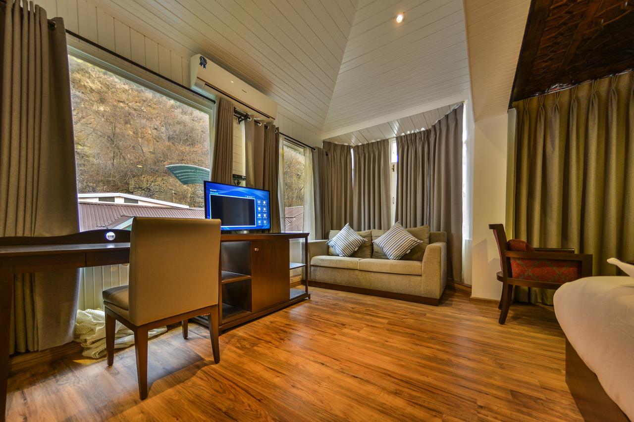 Srīnagar Hotel Metropolis מראה חיצוני תמונה