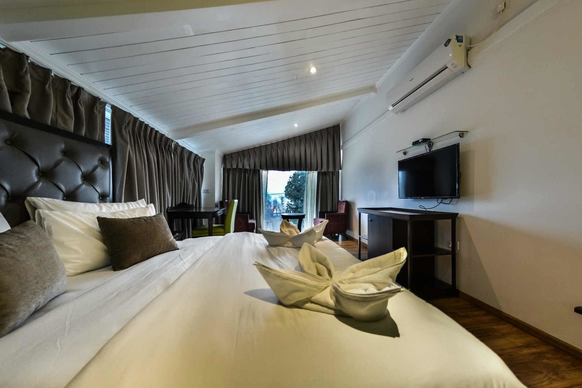 Srīnagar Hotel Metropolis מראה חיצוני תמונה
